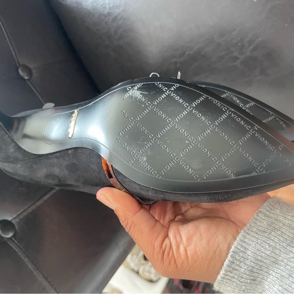 Women's Vionic Minnie Kitten Heel Shoe Black Tortoise Suede Sz 6 - Picture 7 of 11